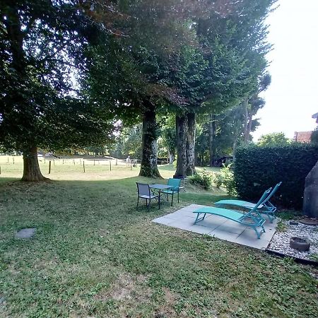Les gîtes de Recoleine Nébouzat Exterior foto